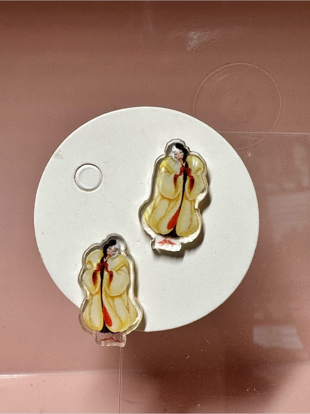 Cruella de villa Women’s Enamel Earrings - Elegant Figurine Design